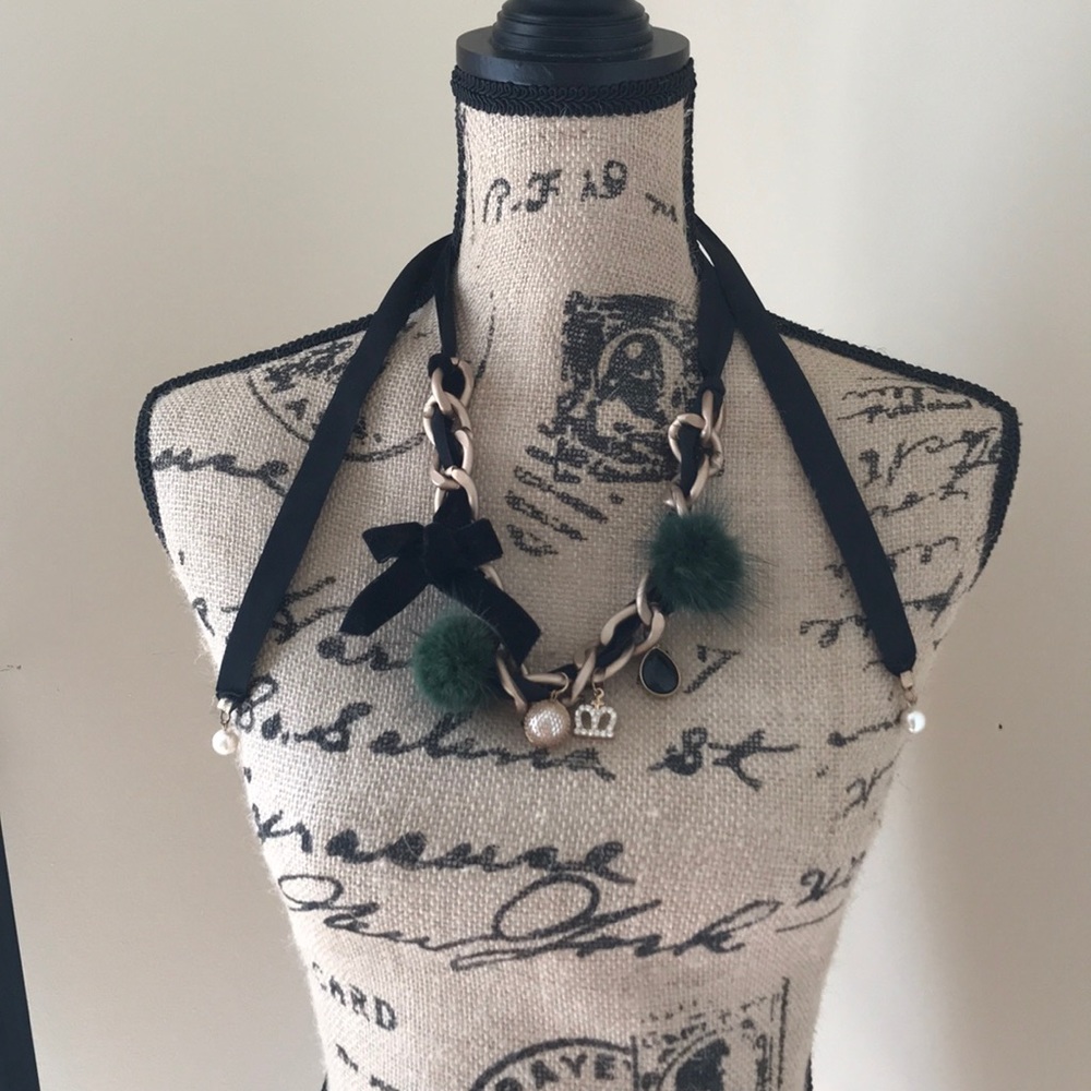 Fun statement necklace. - Picture 6 of 6